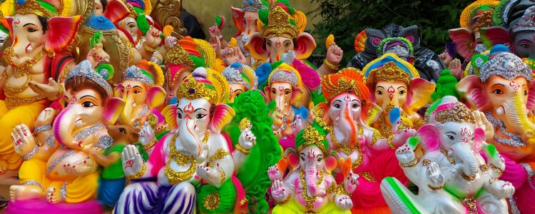 गणेश चतुर्थी 2025 ऐसे बनाएं खास: पूजा विधि से लेकर सिंपल डेकोरेशन तक की पूरी गाइड!" 3 "गणेश चतुर्थी 2025 में घर पर स्थापित गणपति की प्रतिमा"